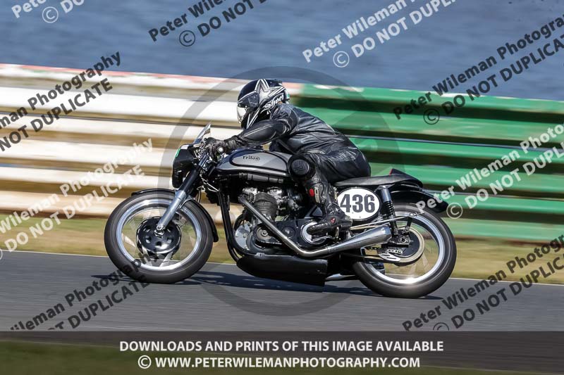 Vintage motorcycle club;eventdigitalimages;mallory park;mallory park trackday photographs;no limits trackdays;peter wileman photography;trackday digital images;trackday photos;vmcc festival 1000 bikes photographs