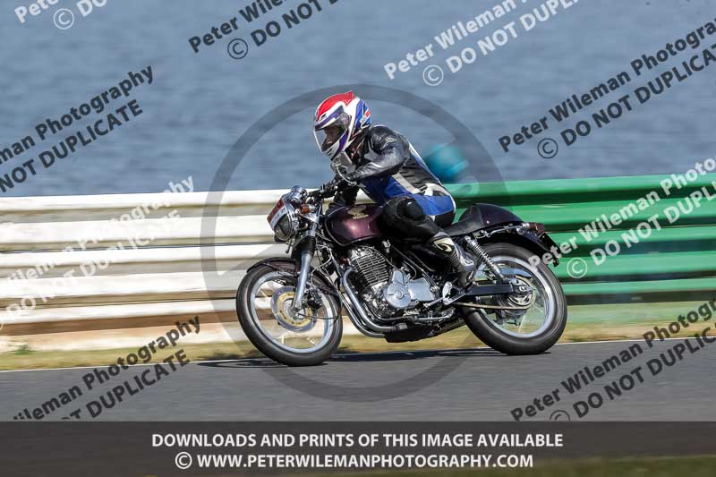 Vintage motorcycle club;eventdigitalimages;mallory park;mallory park trackday photographs;no limits trackdays;peter wileman photography;trackday digital images;trackday photos;vmcc festival 1000 bikes photographs