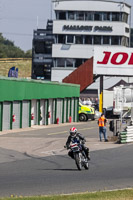 Vintage-motorcycle-club;eventdigitalimages;mallory-park;mallory-park-trackday-photographs;no-limits-trackdays;peter-wileman-photography;trackday-digital-images;trackday-photos;vmcc-festival-1000-bikes-photographs