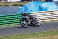 Vintage-motorcycle-club;eventdigitalimages;mallory-park;mallory-park-trackday-photographs;no-limits-trackdays;peter-wileman-photography;trackday-digital-images;trackday-photos;vmcc-festival-1000-bikes-photographs
