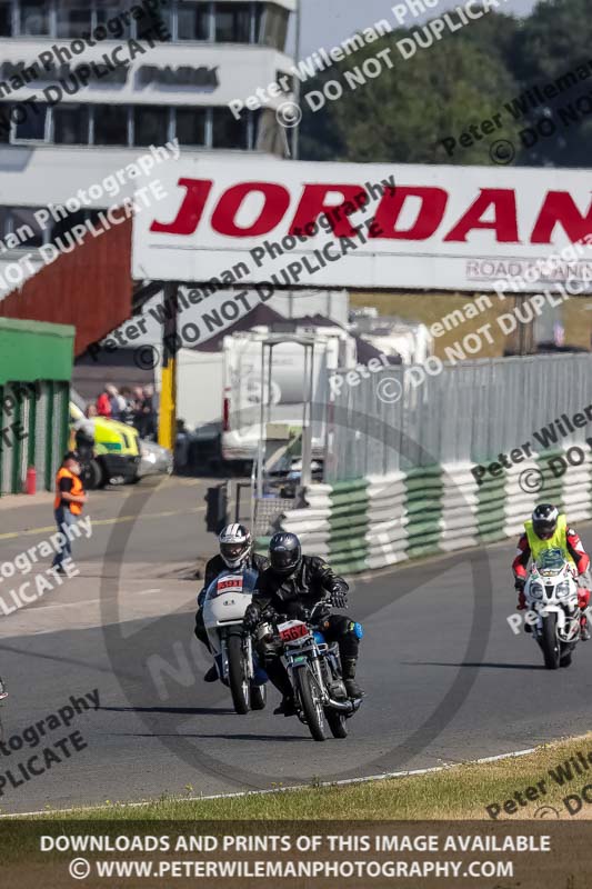 Vintage motorcycle club;eventdigitalimages;mallory park;mallory park trackday photographs;no limits trackdays;peter wileman photography;trackday digital images;trackday photos;vmcc festival 1000 bikes photographs
