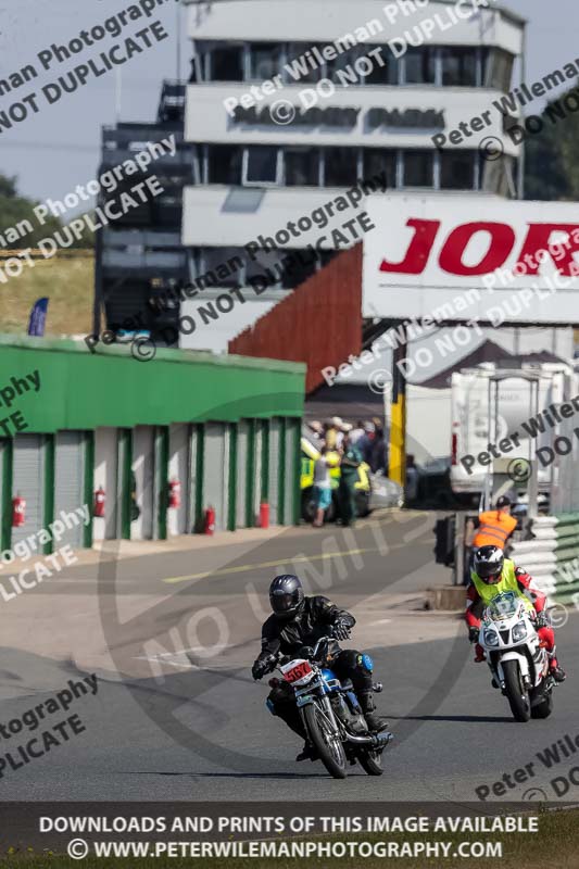 Vintage motorcycle club;eventdigitalimages;mallory park;mallory park trackday photographs;no limits trackdays;peter wileman photography;trackday digital images;trackday photos;vmcc festival 1000 bikes photographs