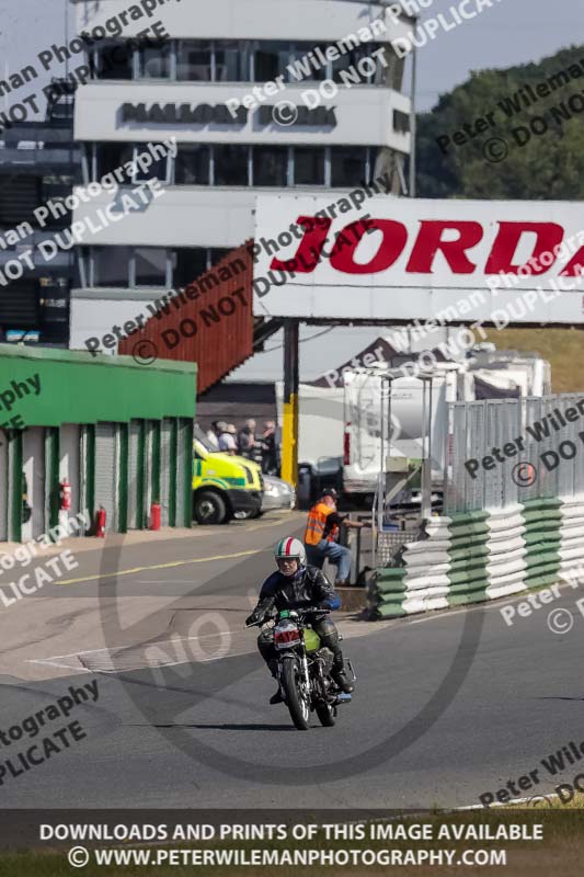 Vintage motorcycle club;eventdigitalimages;mallory park;mallory park trackday photographs;no limits trackdays;peter wileman photography;trackday digital images;trackday photos;vmcc festival 1000 bikes photographs