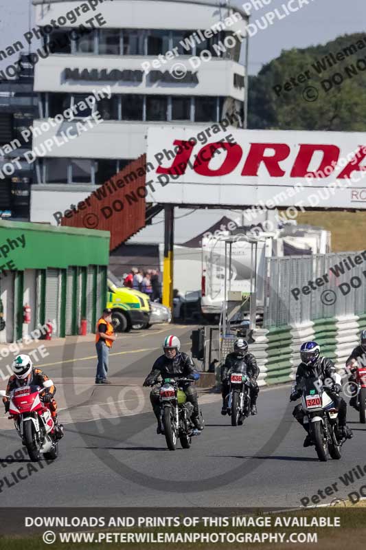 Vintage motorcycle club;eventdigitalimages;mallory park;mallory park trackday photographs;no limits trackdays;peter wileman photography;trackday digital images;trackday photos;vmcc festival 1000 bikes photographs