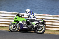 Vintage-motorcycle-club;eventdigitalimages;mallory-park;mallory-park-trackday-photographs;no-limits-trackdays;peter-wileman-photography;trackday-digital-images;trackday-photos;vmcc-festival-1000-bikes-photographs