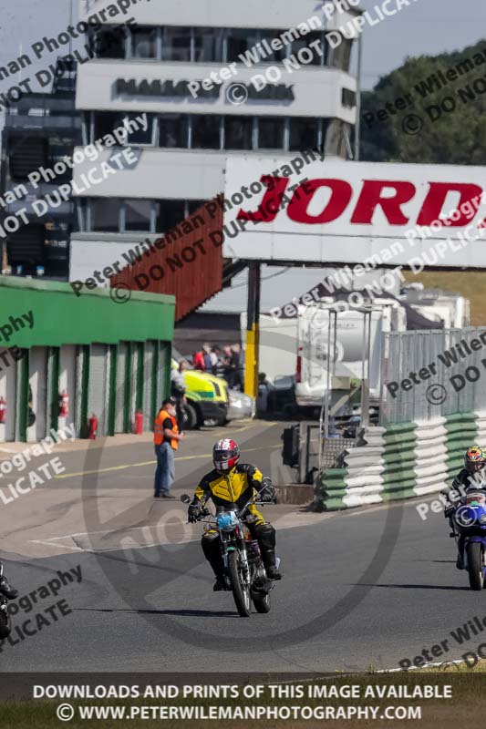 Vintage motorcycle club;eventdigitalimages;mallory park;mallory park trackday photographs;no limits trackdays;peter wileman photography;trackday digital images;trackday photos;vmcc festival 1000 bikes photographs