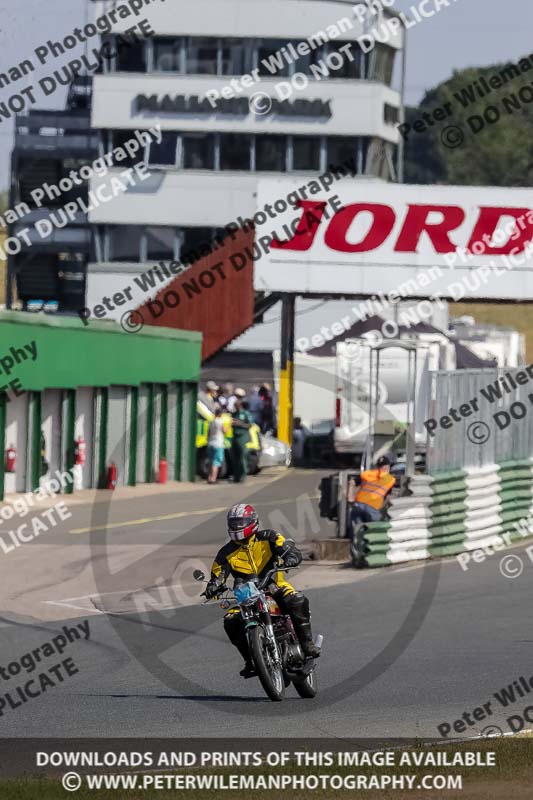 Vintage motorcycle club;eventdigitalimages;mallory park;mallory park trackday photographs;no limits trackdays;peter wileman photography;trackday digital images;trackday photos;vmcc festival 1000 bikes photographs
