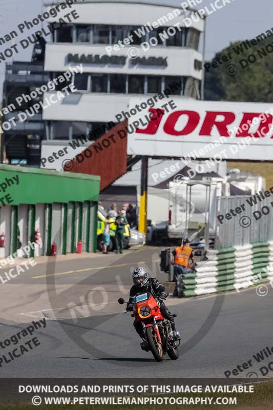 Vintage motorcycle club;eventdigitalimages;mallory park;mallory park trackday photographs;no limits trackdays;peter wileman photography;trackday digital images;trackday photos;vmcc festival 1000 bikes photographs