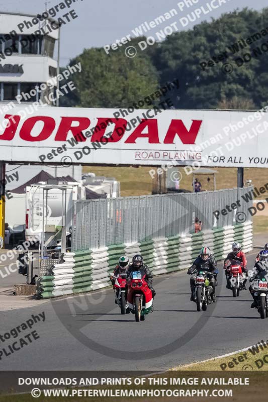 Vintage motorcycle club;eventdigitalimages;mallory park;mallory park trackday photographs;no limits trackdays;peter wileman photography;trackday digital images;trackday photos;vmcc festival 1000 bikes photographs