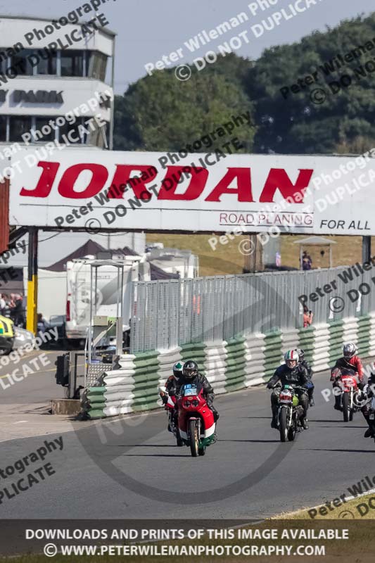 Vintage motorcycle club;eventdigitalimages;mallory park;mallory park trackday photographs;no limits trackdays;peter wileman photography;trackday digital images;trackday photos;vmcc festival 1000 bikes photographs