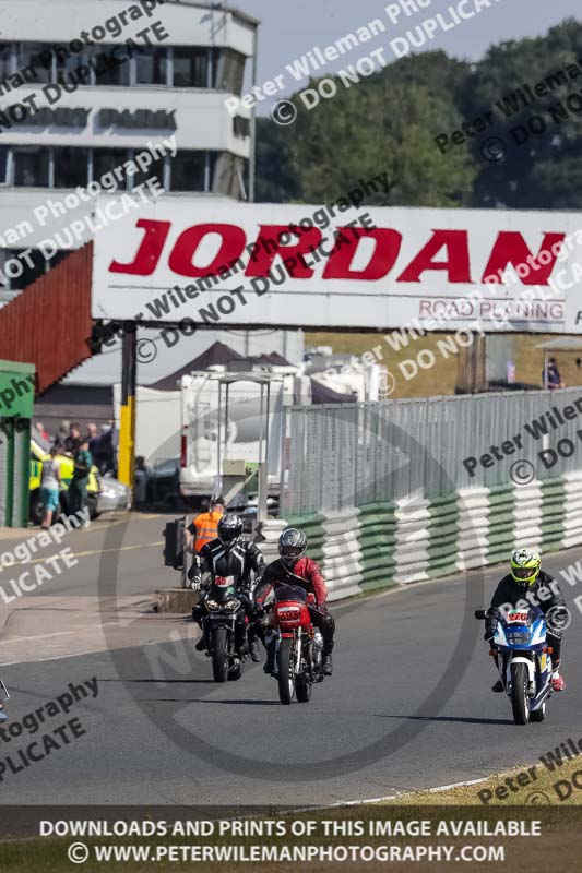 Vintage motorcycle club;eventdigitalimages;mallory park;mallory park trackday photographs;no limits trackdays;peter wileman photography;trackday digital images;trackday photos;vmcc festival 1000 bikes photographs