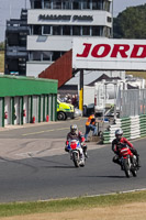 Vintage-motorcycle-club;eventdigitalimages;mallory-park;mallory-park-trackday-photographs;no-limits-trackdays;peter-wileman-photography;trackday-digital-images;trackday-photos;vmcc-festival-1000-bikes-photographs