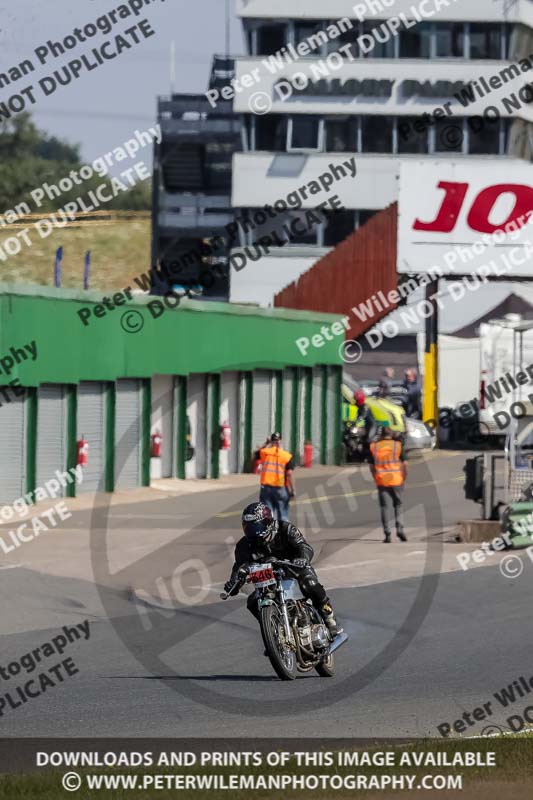 Vintage motorcycle club;eventdigitalimages;mallory park;mallory park trackday photographs;no limits trackdays;peter wileman photography;trackday digital images;trackday photos;vmcc festival 1000 bikes photographs