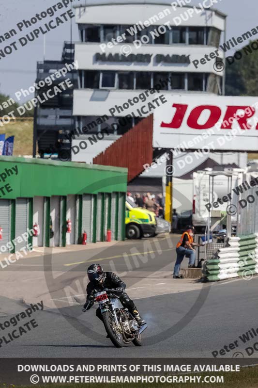 Vintage motorcycle club;eventdigitalimages;mallory park;mallory park trackday photographs;no limits trackdays;peter wileman photography;trackday digital images;trackday photos;vmcc festival 1000 bikes photographs