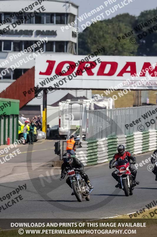 Vintage motorcycle club;eventdigitalimages;mallory park;mallory park trackday photographs;no limits trackdays;peter wileman photography;trackday digital images;trackday photos;vmcc festival 1000 bikes photographs