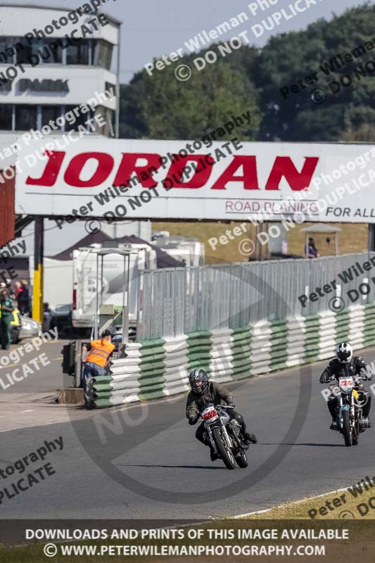 Vintage motorcycle club;eventdigitalimages;mallory park;mallory park trackday photographs;no limits trackdays;peter wileman photography;trackday digital images;trackday photos;vmcc festival 1000 bikes photographs