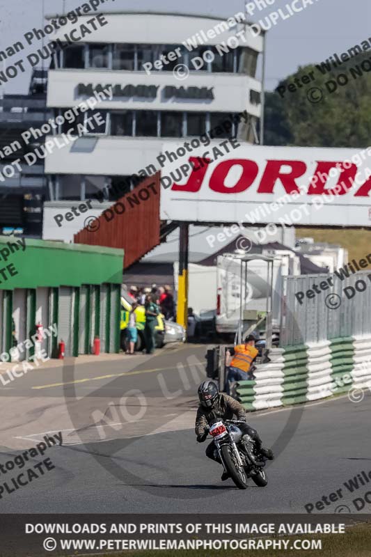 Vintage motorcycle club;eventdigitalimages;mallory park;mallory park trackday photographs;no limits trackdays;peter wileman photography;trackday digital images;trackday photos;vmcc festival 1000 bikes photographs