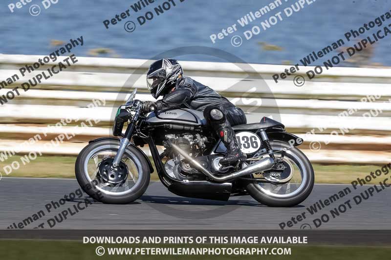 Vintage motorcycle club;eventdigitalimages;mallory park;mallory park trackday photographs;no limits trackdays;peter wileman photography;trackday digital images;trackday photos;vmcc festival 1000 bikes photographs