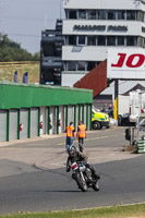 Vintage-motorcycle-club;eventdigitalimages;mallory-park;mallory-park-trackday-photographs;no-limits-trackdays;peter-wileman-photography;trackday-digital-images;trackday-photos;vmcc-festival-1000-bikes-photographs