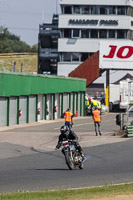 Vintage-motorcycle-club;eventdigitalimages;mallory-park;mallory-park-trackday-photographs;no-limits-trackdays;peter-wileman-photography;trackday-digital-images;trackday-photos;vmcc-festival-1000-bikes-photographs