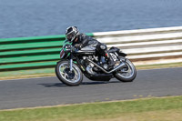 Vintage-motorcycle-club;eventdigitalimages;mallory-park;mallory-park-trackday-photographs;no-limits-trackdays;peter-wileman-photography;trackday-digital-images;trackday-photos;vmcc-festival-1000-bikes-photographs