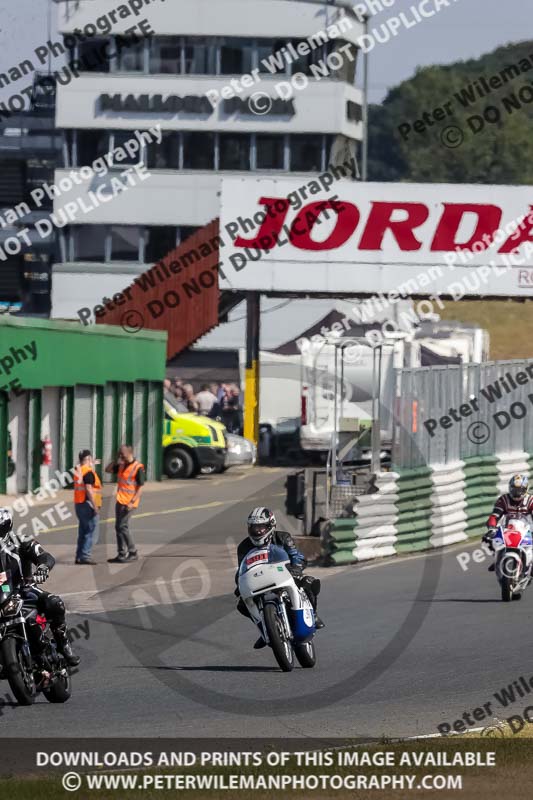 Vintage motorcycle club;eventdigitalimages;mallory park;mallory park trackday photographs;no limits trackdays;peter wileman photography;trackday digital images;trackday photos;vmcc festival 1000 bikes photographs