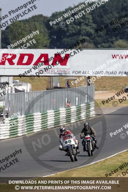 Vintage motorcycle club;eventdigitalimages;mallory park;mallory park trackday photographs;no limits trackdays;peter wileman photography;trackday digital images;trackday photos;vmcc festival 1000 bikes photographs