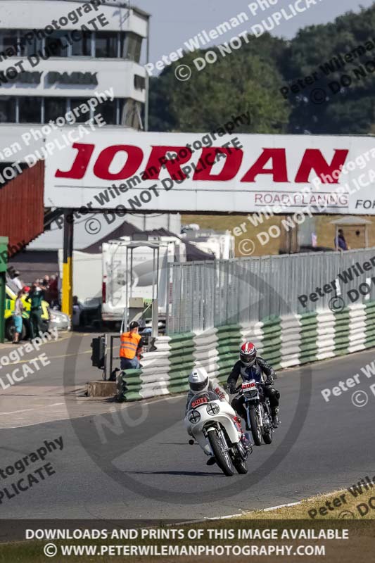 Vintage motorcycle club;eventdigitalimages;mallory park;mallory park trackday photographs;no limits trackdays;peter wileman photography;trackday digital images;trackday photos;vmcc festival 1000 bikes photographs