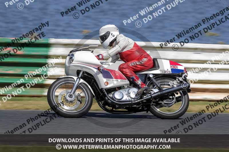 Vintage motorcycle club;eventdigitalimages;mallory park;mallory park trackday photographs;no limits trackdays;peter wileman photography;trackday digital images;trackday photos;vmcc festival 1000 bikes photographs