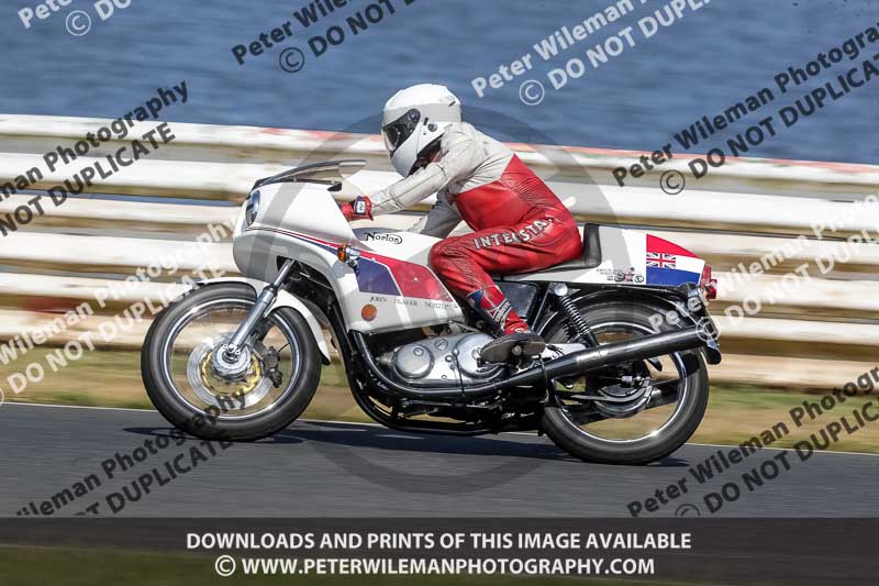 Vintage motorcycle club;eventdigitalimages;mallory park;mallory park trackday photographs;no limits trackdays;peter wileman photography;trackday digital images;trackday photos;vmcc festival 1000 bikes photographs