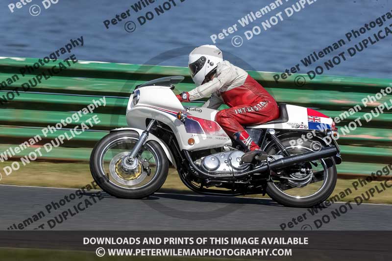 Vintage motorcycle club;eventdigitalimages;mallory park;mallory park trackday photographs;no limits trackdays;peter wileman photography;trackday digital images;trackday photos;vmcc festival 1000 bikes photographs