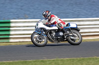 Vintage-motorcycle-club;eventdigitalimages;mallory-park;mallory-park-trackday-photographs;no-limits-trackdays;peter-wileman-photography;trackday-digital-images;trackday-photos;vmcc-festival-1000-bikes-photographs