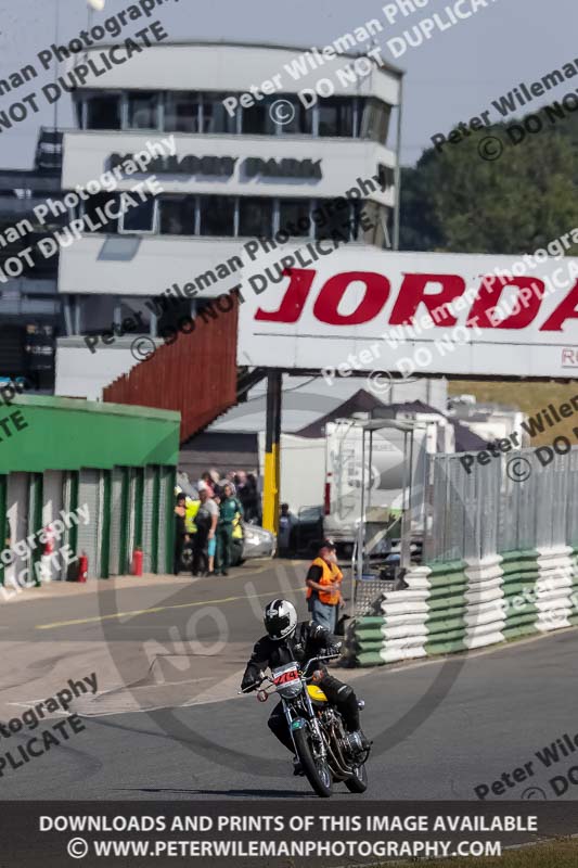 Vintage motorcycle club;eventdigitalimages;mallory park;mallory park trackday photographs;no limits trackdays;peter wileman photography;trackday digital images;trackday photos;vmcc festival 1000 bikes photographs