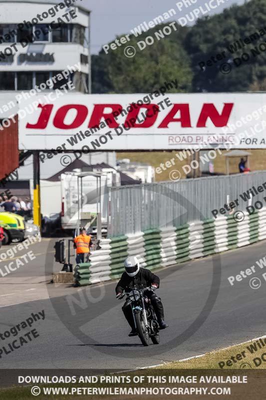 Vintage motorcycle club;eventdigitalimages;mallory park;mallory park trackday photographs;no limits trackdays;peter wileman photography;trackday digital images;trackday photos;vmcc festival 1000 bikes photographs