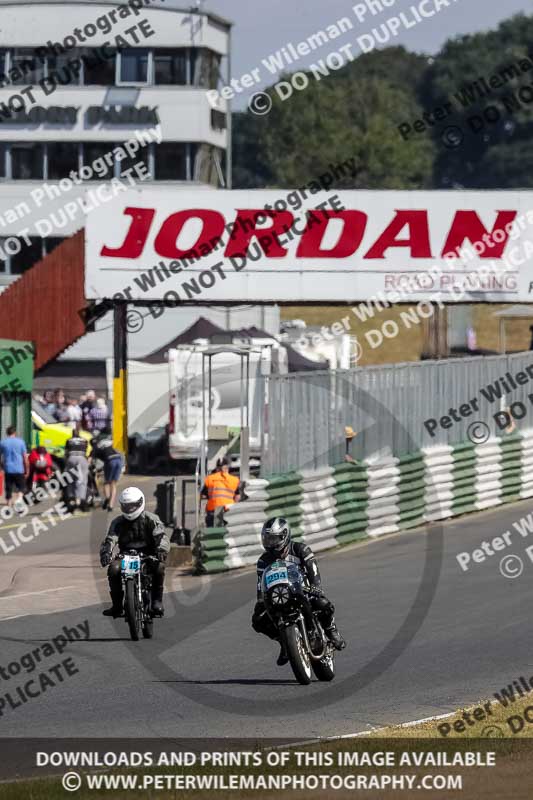 Vintage motorcycle club;eventdigitalimages;mallory park;mallory park trackday photographs;no limits trackdays;peter wileman photography;trackday digital images;trackday photos;vmcc festival 1000 bikes photographs