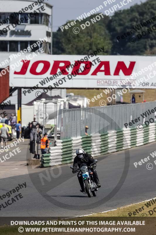 Vintage motorcycle club;eventdigitalimages;mallory park;mallory park trackday photographs;no limits trackdays;peter wileman photography;trackday digital images;trackday photos;vmcc festival 1000 bikes photographs