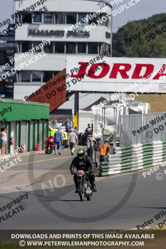 Vintage motorcycle club;eventdigitalimages;mallory park;mallory park trackday photographs;no limits trackdays;peter wileman photography;trackday digital images;trackday photos;vmcc festival 1000 bikes photographs