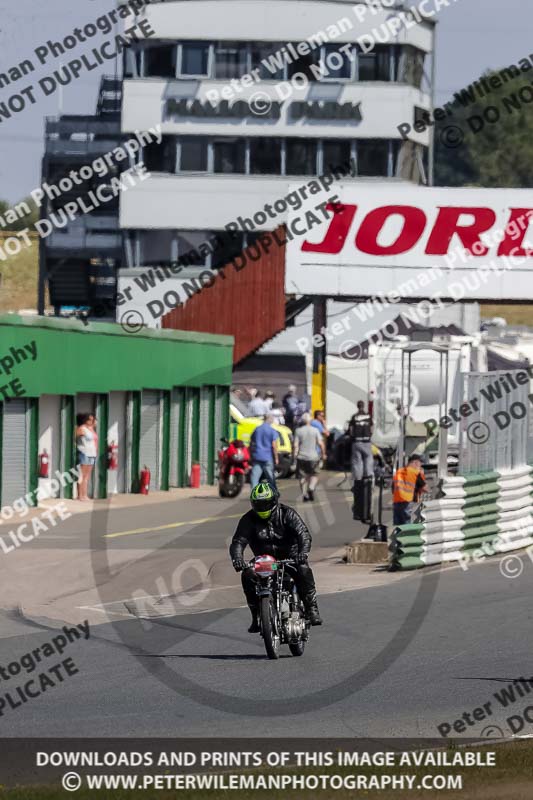 Vintage motorcycle club;eventdigitalimages;mallory park;mallory park trackday photographs;no limits trackdays;peter wileman photography;trackday digital images;trackday photos;vmcc festival 1000 bikes photographs