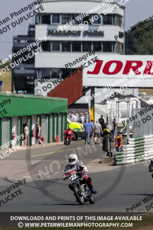 Vintage motorcycle club;eventdigitalimages;mallory park;mallory park trackday photographs;no limits trackdays;peter wileman photography;trackday digital images;trackday photos;vmcc festival 1000 bikes photographs