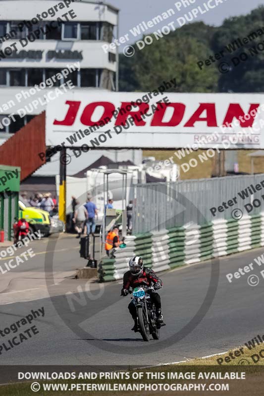Vintage motorcycle club;eventdigitalimages;mallory park;mallory park trackday photographs;no limits trackdays;peter wileman photography;trackday digital images;trackday photos;vmcc festival 1000 bikes photographs