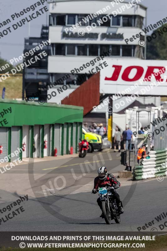 Vintage motorcycle club;eventdigitalimages;mallory park;mallory park trackday photographs;no limits trackdays;peter wileman photography;trackday digital images;trackday photos;vmcc festival 1000 bikes photographs