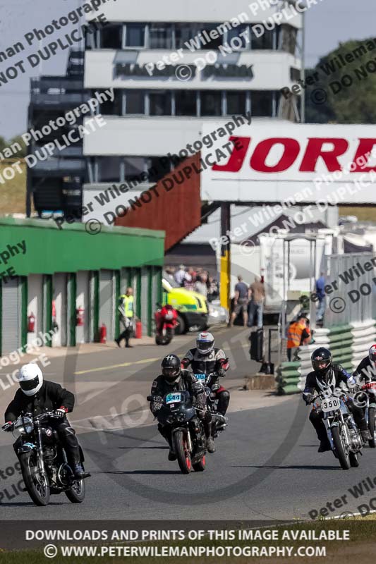 Vintage motorcycle club;eventdigitalimages;mallory park;mallory park trackday photographs;no limits trackdays;peter wileman photography;trackday digital images;trackday photos;vmcc festival 1000 bikes photographs