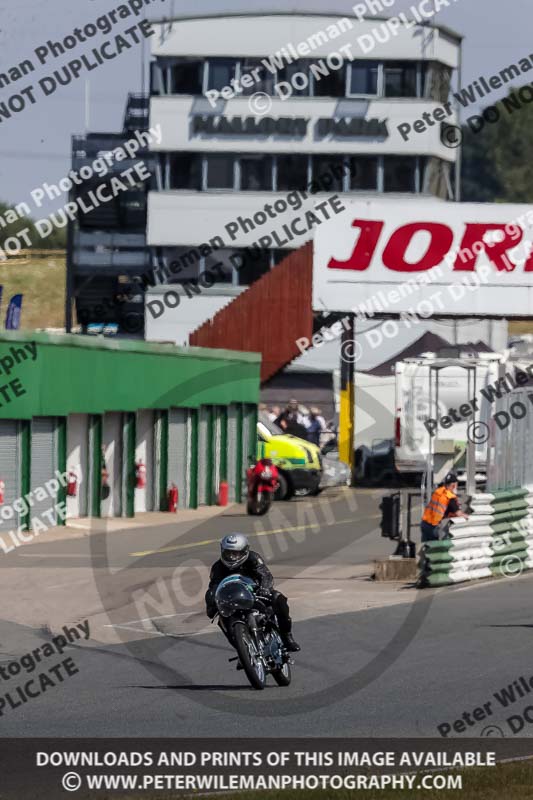 Vintage motorcycle club;eventdigitalimages;mallory park;mallory park trackday photographs;no limits trackdays;peter wileman photography;trackday digital images;trackday photos;vmcc festival 1000 bikes photographs