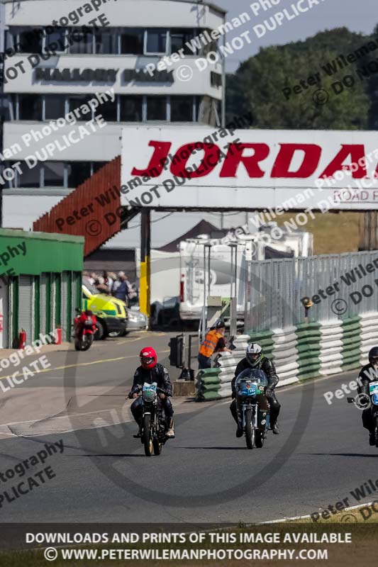 Vintage motorcycle club;eventdigitalimages;mallory park;mallory park trackday photographs;no limits trackdays;peter wileman photography;trackday digital images;trackday photos;vmcc festival 1000 bikes photographs