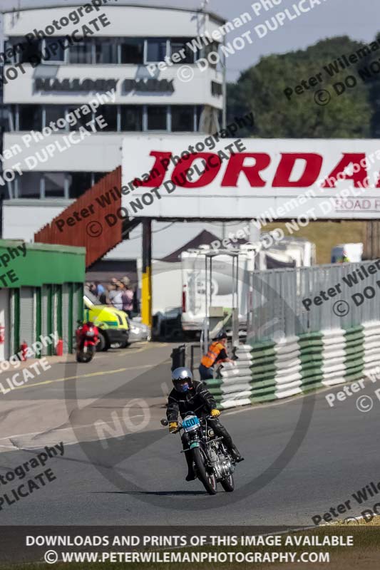 Vintage motorcycle club;eventdigitalimages;mallory park;mallory park trackday photographs;no limits trackdays;peter wileman photography;trackday digital images;trackday photos;vmcc festival 1000 bikes photographs