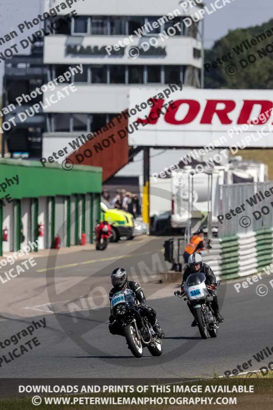 Vintage motorcycle club;eventdigitalimages;mallory park;mallory park trackday photographs;no limits trackdays;peter wileman photography;trackday digital images;trackday photos;vmcc festival 1000 bikes photographs
