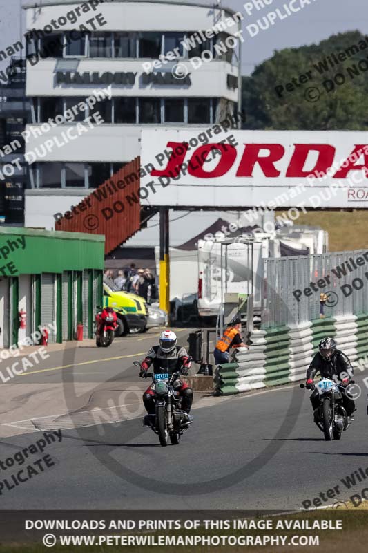 Vintage motorcycle club;eventdigitalimages;mallory park;mallory park trackday photographs;no limits trackdays;peter wileman photography;trackday digital images;trackday photos;vmcc festival 1000 bikes photographs