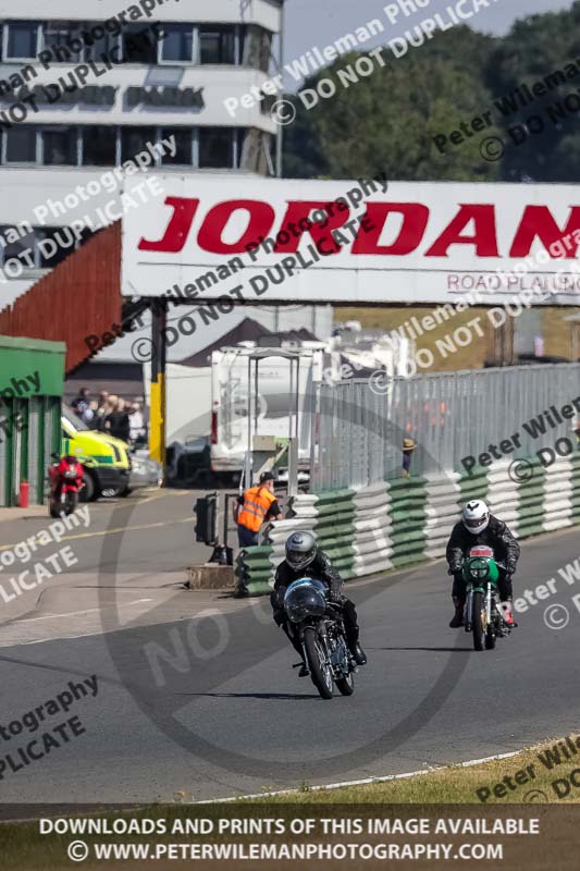 Vintage motorcycle club;eventdigitalimages;mallory park;mallory park trackday photographs;no limits trackdays;peter wileman photography;trackday digital images;trackday photos;vmcc festival 1000 bikes photographs