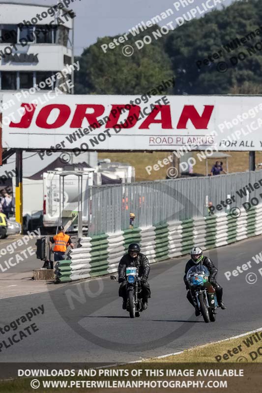 Vintage motorcycle club;eventdigitalimages;mallory park;mallory park trackday photographs;no limits trackdays;peter wileman photography;trackday digital images;trackday photos;vmcc festival 1000 bikes photographs