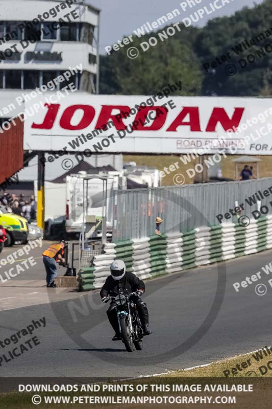 Vintage motorcycle club;eventdigitalimages;mallory park;mallory park trackday photographs;no limits trackdays;peter wileman photography;trackday digital images;trackday photos;vmcc festival 1000 bikes photographs
